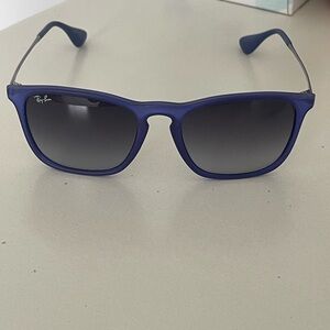 Ray-Ban Blue Wayfarer Sunglasses Sleek Design